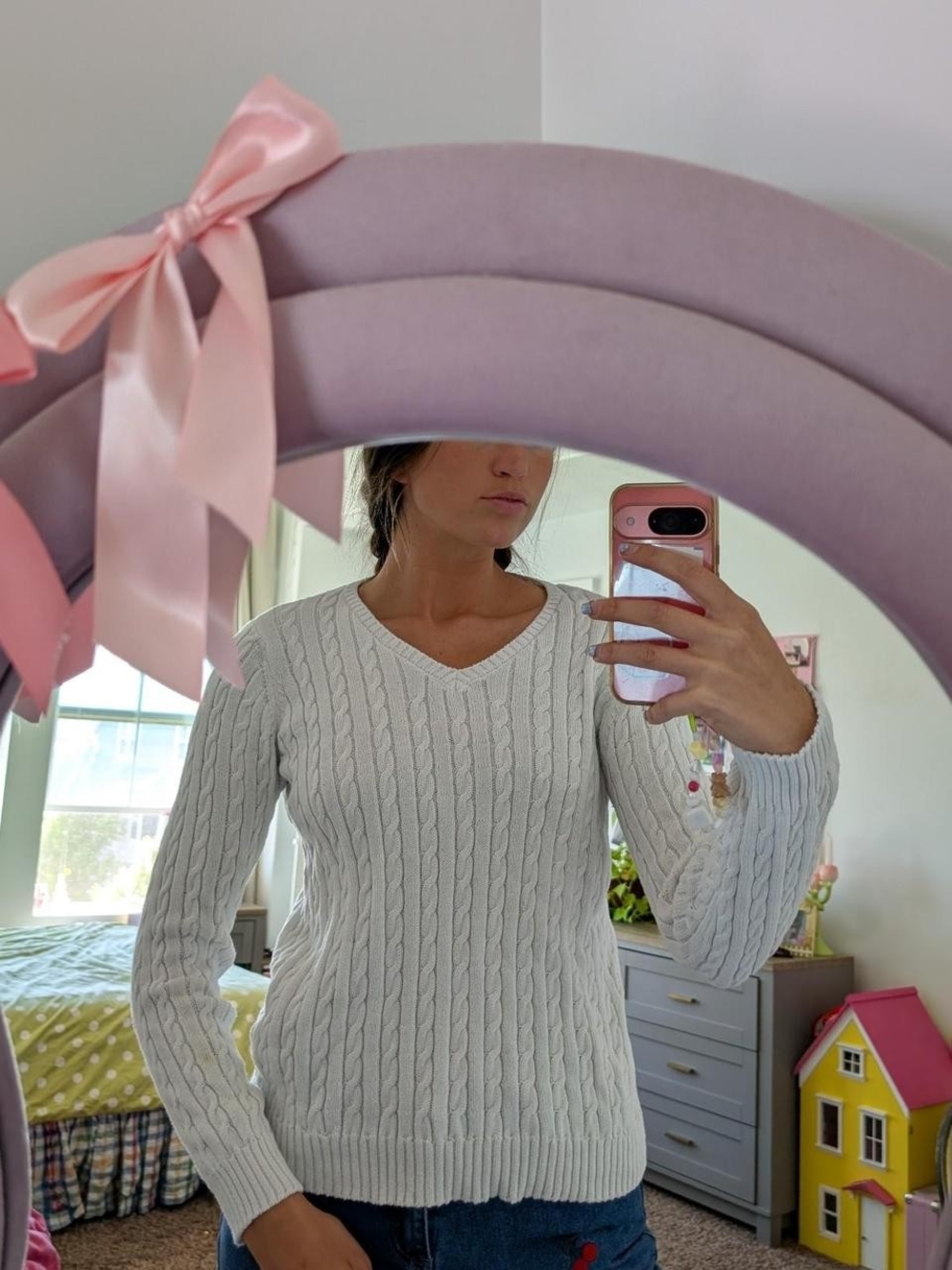 Cable Knit V-Neck Sweater Size Medium - White